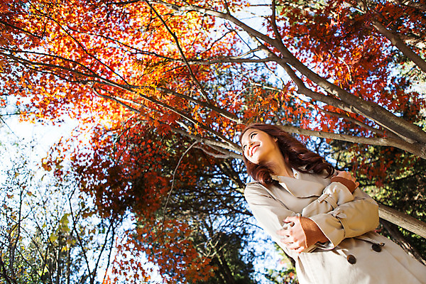 포토 JPG 주간 여자 여유 로우앵글 단풍나무 휴식 한명 상반신 20대 성인 야외 팔짱 산책 한국인 가을 트렌치코트 상쾌 수목원 파주 청년여자한명만 성인여자한명만 국내포토 자연요소 나무 1 계절 감정 뷰포인트 컨셉 단풍 모션 사람 동양인 청년 코트 경기도 여자한명만 성인여자만 청년여자만 파일형식
