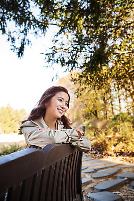 포토 JPG 주간 여자 여유 벤치 휴식 한명 미소 상반신 20대 성인 야외 한국인 가을 트렌치코트 상쾌 수목원 파주 청년여자한명만 성인여자한명만 국내포토 자연요소 1 계절 감정 컨셉 의자 표정 사람 동양인 청년 코트 경기도 여자한명만 성인여자만 청년여자만 파일형식