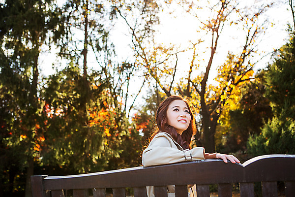 포토 JPG 주간 여자 여유 벤치 휴식 한명 앉기 상반신 20대 성인 야외 옆모습 한국인 가을 트렌치코트 상쾌 수목원 파주 청년여자한명만 성인여자한명만 국내포토 자연요소 1 계절 감정 뷰포인트 컨셉 의자 모션 사람 동양인 청년 코트 경기도 여자한명만 성인여자만 청년여자만 파일형식