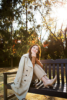 포토 JPG 주간 전신 여자 여유 벤치 휴식 한명 앉기 20대 성인 야외 옆모습 한국인 가을 트렌치코트 하이힐 상쾌 손모으기 수목원 파주 청년여자한명만 성인여자한명만 국내포토 자연요소 1 계절 감정 구두 뷰포인트 컨셉 의자 모션 사람 동양인 손짓 청년 코트 여성화 경기도 여자한명만 성인여자만 청년여자만 파일형식