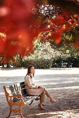 포토 JPG 주간 전신 여자 여유 벤치 단풍나무 휴식 한명 앉기 20대 성인 야외 옆모습 한국인 다리꼬기 가을 트렌치코트 하이힐 상쾌 수목원 파주 청년여자한명만 성인여자한명만 국내포토 자연요소 나무 1 계절 감정 구두 뷰포인트 컨셉 단풍 의자 모션 사람 동양인 청년 코트 여성화 경기도 여자한명만 성인여자만 청년여자만 파일형식