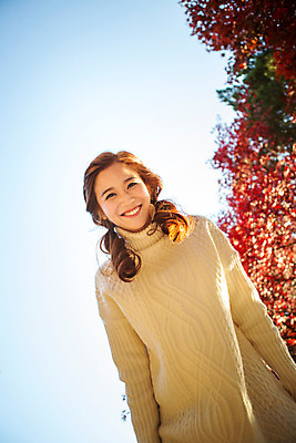 포토 JPG 주간 여자 여유 양갈래머리 하늘 휴식 한명 미소 상반신 20대 성인 야외 앞모습 산책 한국인 가을 스웨터 상쾌 수목원 파주 청년여자한명만 성인여자한명만 국내포토 자연요소 1 헤어스타일 계절 감정 뷰포인트 컨셉 상의 표정 사람 동양인 청년 경기도 여자한명만 성인여자만 청년여자만 파일형식
