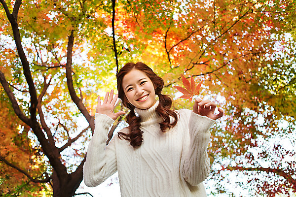 포토 JPG 주간 여자 여유 단풍 양갈래머리 단풍나무 휴식 한명 미소 들기 상반신 20대 성인 야외 앞모습 산책 한국인 가을 스웨터 상쾌 수목원 파주 청년여자한명만 성인여자한명만 국내포토 자연요소 나무 1 헤어스타일 계절 감정 뷰포인트 컨셉 상의 잎 모션 표정 사람 동양인 청년 경기도 여자한명만 성인여자만 청년여자만 파일형식