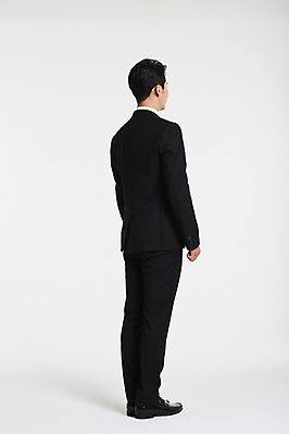 포토 JPG 스튜디오촬영 전신 남자 실내 한명 서기 정장 성인 뒷모습 30대 한국인 비즈니스맨 차렷 성인남자한명만 장년남자한명만 국내포토 1 옷 뷰포인트 포즈 비즈니스 모션 사람 동양인 내부 장년 직장인 남자한명만 성인남자만 장년남자만 파일형식