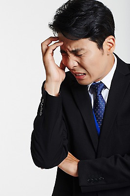 포토 JPG 스튜디오촬영 남자 스트레스 실내 한명 정장 손짓 상반신 성인 앞모습 30대 한국인 슬픔 비즈니스맨 좌절 고민 성인남자한명만 장년남자한명만 국내포토 1 옷 감정 뷰포인트 컨셉 비즈니스 모션 사람 동양인 내부 장년 직장인 남자한명만 성인남자만 장년남자만 파일형식