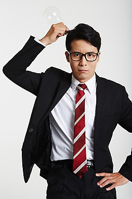 포토 JPG 스튜디오촬영 남자 허리손 전구 아이디어 실내 한명 서기 정장 상반신 성인 앞모습 30대 한국인 분노 비즈니스맨 성인남자한명만 장년남자한명만 안경낌 국내포토 1 옷 감정 안경 뷰포인트 포즈 컨셉 비즈니스 모션 사람 동양인 내부 장년 직장인 남자한명만 성인남자만 장년남자만 파일형식
