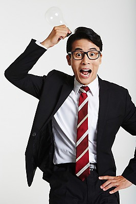 포토 JPG 스튜디오촬영 남자 안경 허리손 생각 전구 아이디어 실내 한명 서기 정장 상반신 성인 앞모습 30대 놀람 한국인 비즈니스맨 성인남자한명만 장년남자한명만 안경낌 깨달은 국내포토 1 잡화 옷 감정 뷰포인트 포즈 컨셉 비즈니스 모션 표정 사람 동양인 내부 장년 직장인 남자한명만 성인남자만 장년남자만 파일형식