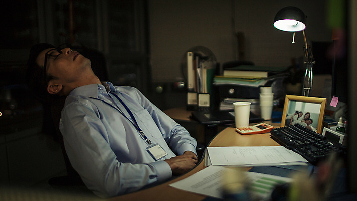 포토 JPG 남자 휴식 실내 한명 앉기 정장 상반신 성인 옆모습 30대 사무실 기댐 어둠 한국인 업무 비즈니스맨 야근 사원증 성인남자한명만 장년남자한명만 국내포토 1 옷 뷰포인트 컨셉 비즈니스 모션 사람 동양인 내부 장년 작업 직장인 남자한명만 성인남자만 장년남자만 파일형식