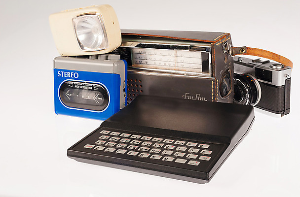 포토 JPG 해외이미지 사람없음 가로 컴퓨터 카메라 장비 수확 카세트테이프 향수 오브젝트 라디오 복고 과거 고립 구식 녹음기 옛날 정물화 플레이어 카피스페이스 해외202004 해외포토 컨셉 농업 전자제품 화장품 공백 그림 파일형식 녹음_기록 이미지허브