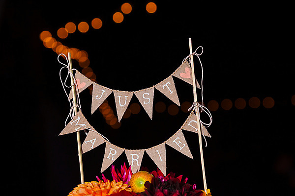 포토 JPG 해외이미지 음식 결혼 디저트 전등 사탕 사람없음 파티 케이크 흰색 깃발 접수 해외202004 해외포토 컬러 조명 이벤트 파일형식 이미지허브