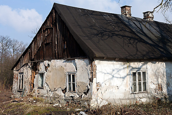 포토 JPG 해외이미지 나무 전통 디자인 외관 벽 건축양식 창문 지붕 주택 풍경 사람없음 야외 내부 건물 목재 초록색 문 시골 도시 재산 버리기 폐허 무인 옛날 진짜 스타일 해외202004 해외포토 식물 건축물 건축 컬러 재료 모션 금융 파일형식 이미지허브