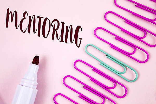 포토 JPG 해외이미지 직업 교육 운동화 지도 비즈니스 가이드 성공 협력 함께함 대화 설명 사람없음 교사 작업 가르침 상담원 대표 토론 방향 경영자 리더 격려 개발 경영 조언 지원 헬프 멘토링 콜라보레이션 견습생 해외202004 카운슬러 해외포토 감정 신발 컨셉 모션 말하기 도움 사무원 파일형식 이미지허브