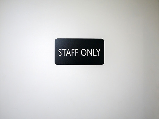 포토 JPG 해외이미지 스티커 회사 실내 사람없음 그래픽 문 검은색 흰색 사인 해외202004 해외포토 컬러 비즈니스 내부 파일형식 이미지허브