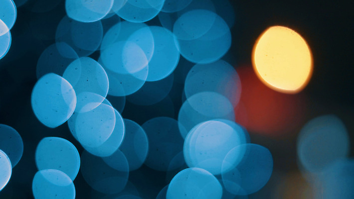 포토 JPG 해외이미지 모션 검은배경 불꽃 전등 사람없음 파란색 빛 반짝임 노란색 어둠 원형 야간 소프트포커스 파란배경 애니메이션 빛망울 노려봄 광 점화 특별함 효과 해외202004 해외포토 자연요소 도형 컬러 백그라운드 컨셉 불 조명 촬영기법 표정 검은색 파일형식 이미지허브