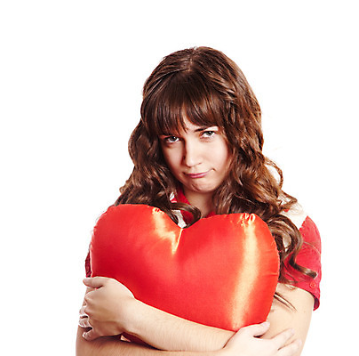 포토 JPG 해외이미지 모양 모델 1 여자 포즈 컨셉 베개 휴가 갈색머리 발렌타인데이 관리 사랑 한명 사람 성인 빨간색 유행 흰색 하트 도시 열정 S 고립 우울증 스타일 해외202004 해외포토 헤어스타일 알파벳 감정 컬러 침구 데이이벤트 질병 파일형식 이미지허브