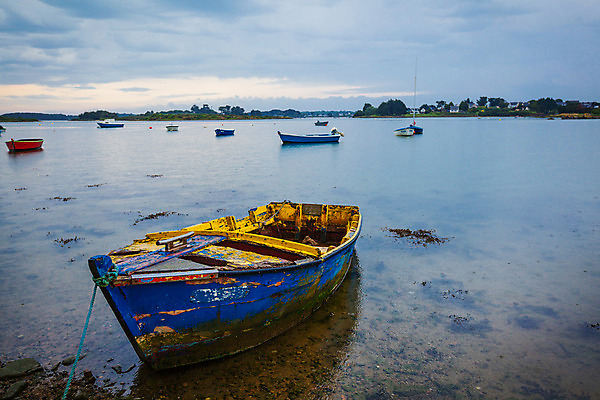 포토 JPG 해외이미지 유럽 모래 바다 하늘 낚시 항해 사람없음 목재 파란색 프랑스 보트 땅 버리기 함선 옛날 해외202004 해외포토 나무 나라 컬러 배_교통 재료 모션 레저 파일형식 이미지허브