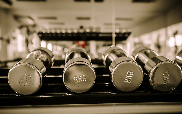 포토 JPG 해외이미지 라이프스타일 접시 스포츠 신체 다이어트 건강 사람없음 건물 금속 검은색 힘 아령 장비 기차 업무 몸무게 보디빌딩 철 연습 오브젝트 체육관 리프트 역도 무거움 리프팅 철강 해외202004 해외포토 식기 건축물 육상교통 컬러 재질 대중교통 생활 운동 헬스 작업 무게 파일형식 이미지허브