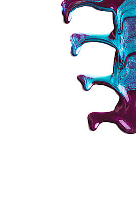 포토 JPG 해외이미지 디자인 분홍색 백그라운드 사람없음 파란색 금속 보라색 페인트 화장품 못 점 액체 떨어짐 손톱관리 제비꽃 광택 쏟아짐 고립 자취 해외202004 해외포토 꽃 컬러 컨셉 모션 재질 뷰티 공구 네일아트 파일형식 이미지허브