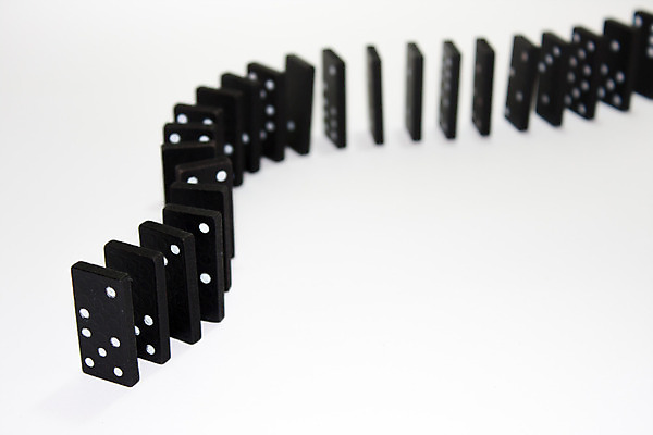 포토 JPG 해외이미지 서기 사람없음 일렬 도미노 해외202004 해외포토 모션 파일형식 이미지허브