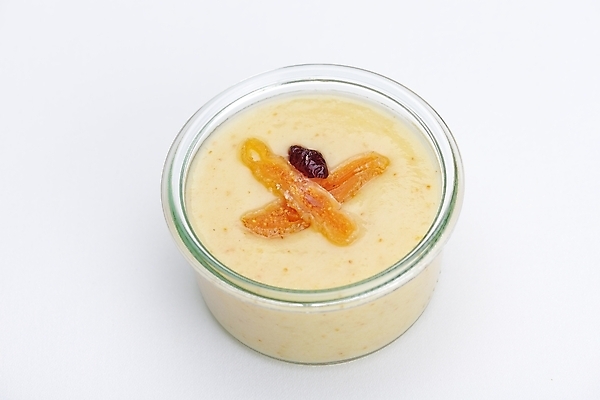 포토 JPG 해외이미지 실내 사람없음 한개 흰배경 푸딩 건과일 해외202004 해외포토 1 백그라운드 과일 디저트 건조 내부 흰색 파일형식 이미지허브