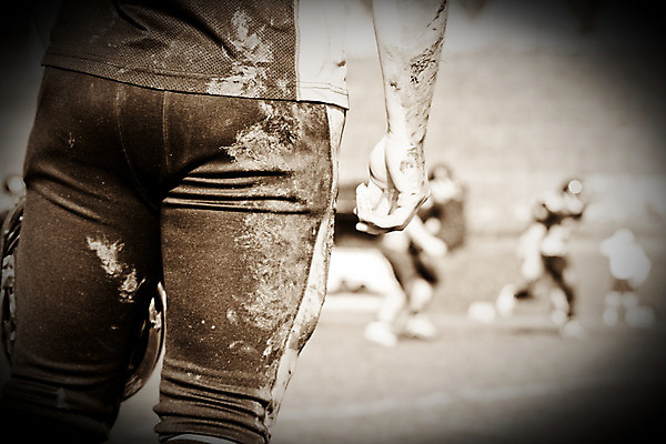 포토 JPG 해외이미지 직업 손 남자 스포츠 공 놀이 경비 사람 사람없음 달리기 축구 힘 경쟁 젖음 에너지 게임 우승 기다림 센터 헬멧 긍정 열정 진흙 세피아 옛날 스타일 해외202004 해외포토 감정 컨셉 모션 촬영기법 안전 신체부위 구기 최고 보호 보호장비 파일형식 이미지허브