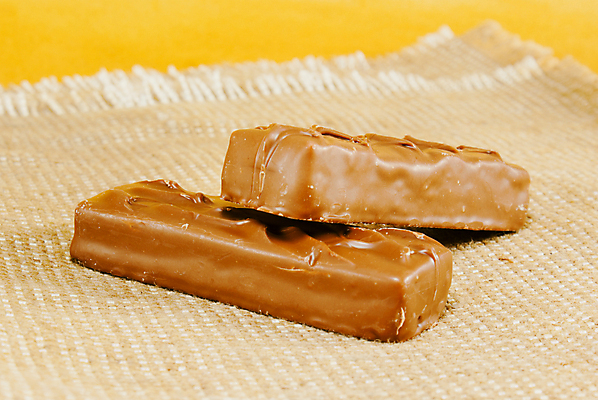 포토 JPG 해외이미지 음식 디저트 사탕 사람없음 갈색 초콜릿 어둠 바 달콤 맛 유혹 삼베 크림 칼로리 해로움 해외202004 해외포토 컬러 컨셉 파일형식 천_직물 이미지허브