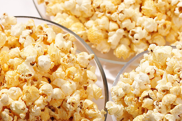 포토 JPG 해외이미지 음식 유리 옥수수 요리 사람없음 노란색 축제 흰색 사발 먹기 필름 영화 묘사 질감 알맹이 팝콘 섬유 팝 해외202004 해외포토 컬러 모션 재질 문화예술 곡류 직물 사기그릇 파일형식 이미지허브