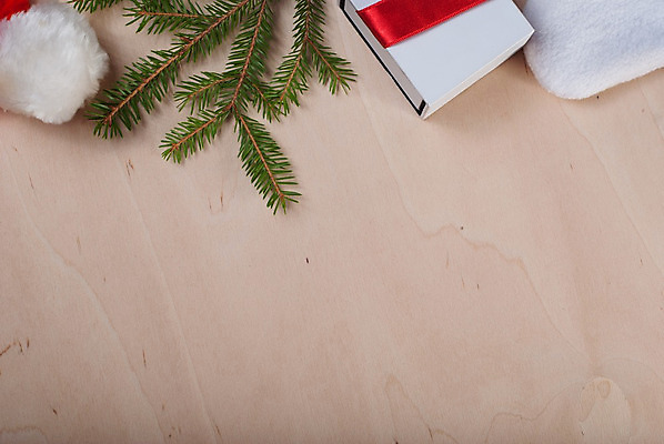 포토 JPG 해외이미지 나무 디자인 계절 리본 백그라운드 크리스마스 겨울 공 탁자 휴가 새로움 새해 기념 털 선물 사람없음 목재 장식 빨간색 초록색 산타클로스 파티 축제 놀람 흰색 나뭇가지 눈송이 12월 심볼 큐브 묘사 복고 패키지 카피스페이스 클라우스 해외202004 해외포토 식물 기념일 감정 컬러 가구 컨셉 재료 눈_날씨 표정 이벤트 공백 날짜 파일형식 이미지허브