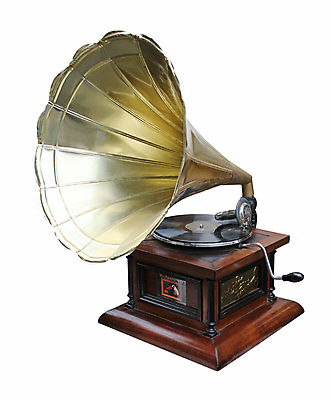 포토 JPG 해외이미지 디자인 음악 뿔 미술 사람없음 상자 기계 소리 듣기 수확 골동품 화려 역사 향수 복고 오디오 축음기 비닐 고립 구식 놋쇠 발명 옛날 플레이어 해외202004 해외포토 음향기기 컨셉 농업 모션 재질 문화예술 전자제품 화장품 파일형식 이미지허브