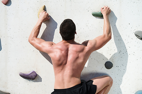 포토 JPG 해외이미지 주간 남자 매달리기 그림자 한명 상반신 성인 야외 뒷모습 잡기 오르기 인공암벽등반 클라이밍 성인남자한명만 해외202004 클라이밍선수 해외포토 자연요소 1 뷰포인트 모션 운동선수 사람 등반 암벽등반 남자한명만 성인남자만 파일형식 이미지허브