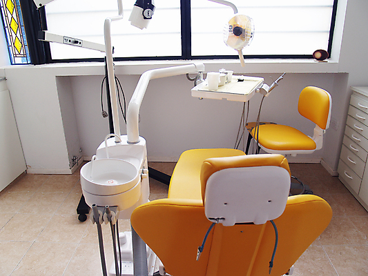 포토 JPG 해외이미지 직업 의자 건강 치과 병원 사람없음 치료 사무실 약 방 장비 환자 의사 흰색 도구 램프 대접 작업 입 치아 질병 치과의사 돌봄 송곳 위생관리 해외202004 해외포토 컬러 가구 비즈니스 의학 모션 조명 관리 신체부위 의료진 소화기관 파일형식 이미지허브