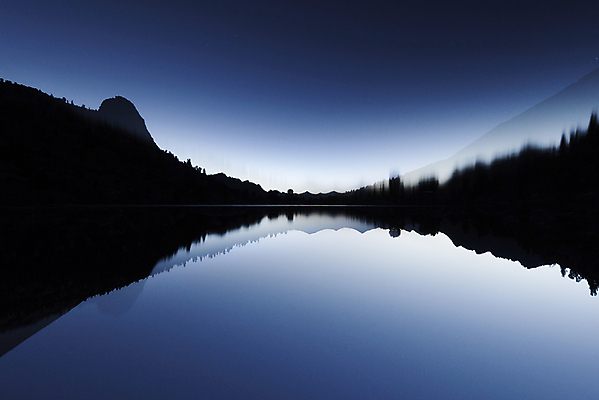 포토 JPG 해외이미지 공원 호수 여행 자연 하늘 날씨 휴가 산 국립공원 풍경 사람없음 야외 물 여름 파란색 반사 환경 미국 일몰 하이킹 황무지 고독 보호 야간 저녁 숲 배낭여행 캘리포니아 드라마 멀리 기후변화 해외202004 해외포토 자연요소 계절 공공시설 감정 컬러 컨셉 북아메리카 레저 노을 변화 생태계 파일형식 이미지허브