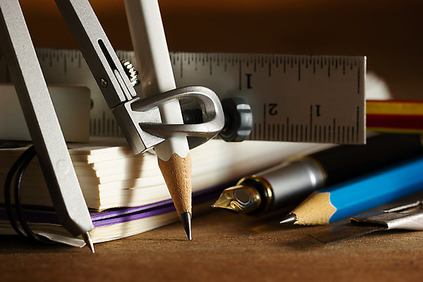 포토 JPG 해외이미지 디자인 교육 백그라운드 컨셉 장신구 건축양식 텍스트 학교 탁자 아침 문구용품 자 사람없음 목재 빨간색 파란색 스터디 세트 사무실 햇빛 연필 펜 노란색 금속 검은색 공책 공백 장비 수확 흰색 도구 기록 그리기 그룹 작업실 나침반 스케치 책상 지우개 놋쇠 초보 커터 카피스페이스 해외202004 해외포토 주간 나무 건축 컬러 가구 농업 비즈니스 재료 모션 재질 학용품 미술 학습 태양 필기구 오브젝트 파일형식 이미지허브