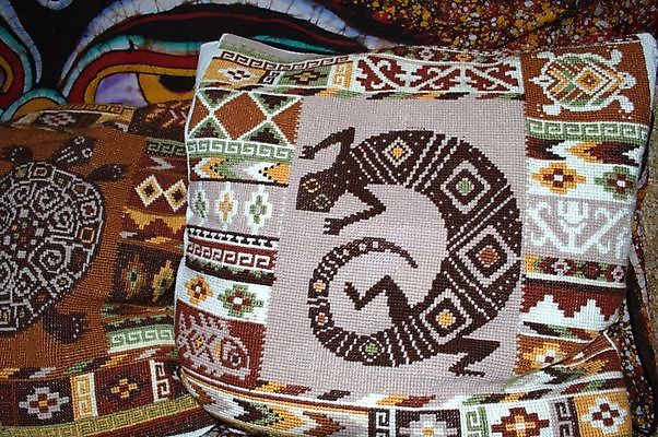 포토 JPG 해외이미지 1 디자인 가구 백그라운드 쿠션 가정 베개 침구 호텔 휴식 새로움 주택 사람없음 장식 침실 흰색 침대 직물 잠 면 우아함 깃털 오브젝트 낮잠 도마뱀 부드러움 시트 솜털 고립 넘어짐 스타일 안락 해외202004 해외포토 컬러 생활용품 컨셉 파충류 모션 숙소 건물 감각 파일형식 이미지허브