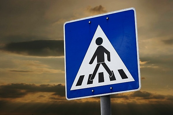 포토 JPG 해외이미지 구름 아이콘 도로 길 백그라운드 십자가 교통시설 하늘 거리 경고 안전 사람 사람없음 파란색 빛 어둠 새벽 산책 운전 수확 흰색 도시 보행자 횡단보도 닫기 심볼 사인 통로 도로표지판 얼룩말 폭풍 조심 일반 흐림 건너기 고립 돌봄 주목 해외202004 해외포토 자연요소 컬러 교통 농업 모션 날씨 휴식 말_동물 표지판 보행로 시설 파일형식 이미지허브