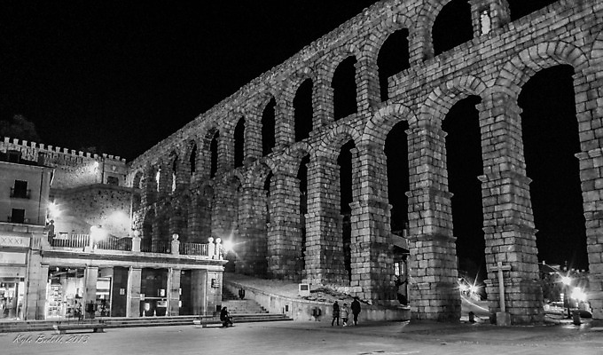 포토 JPG 해외이미지 벽돌 사람없음 블록 큼 수로 공학 단계 구식 로마인 수도교 옛날 화강암 해외202004 해외포토 교육 인종 암석 다리_건축물 크기 파일형식 이미지허브