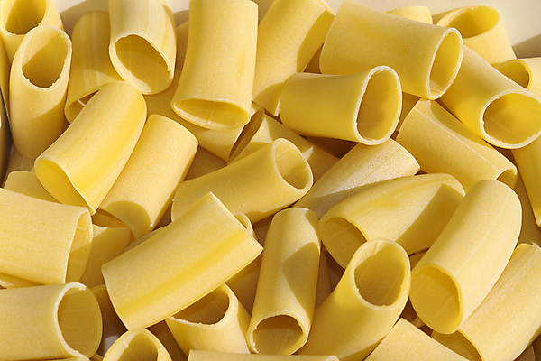 포토 JPG 해외이미지 음식 백그라운드 다이어트 재료 파스타 요리 사람없음 목재 갈색 노란색 요리사 식사 이탈리아 흰색 신선 더위 밀 책상 날것 흘림 점심식사 마카로니 탄수화물 펜네 해외202004 해외포토 나무 직업 유럽 컬러 가구 모션 날씨 곡류 서양음식 건강 파스타면 파일형식 이미지허브