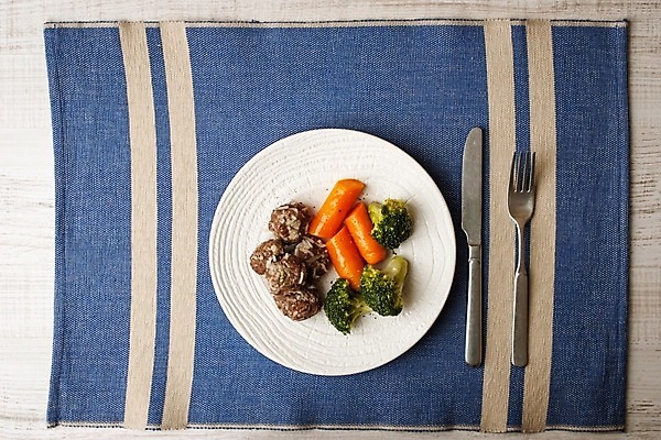 포토 JPG 해외이미지 라이프스타일 식기 접시 음식 포크 다이어트 채소 오렌지 재료 부분 탁자 밥 건강 육류 요리 사람없음 초록색 파란색 금속 당근 소고기 흰색 신선 도자기 원형 칼 브로콜리 미트볼 먹기 준비 유기농 냅킨 그라인더 찌그러짐 땅바닥 스터핑 식품점 해외202004 해외포토 도형 웰빙 컬러 가구 컨셉 과일 식재료 모션 재질 바닥 뿌리채소 생활 상점 커피용품 파일형식 이미지허브