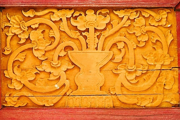 포토 JPG 해외이미지 전통 아시아 문화 태국 미술 사람없음 장식 빨간색 갈색 거울 골동품 기둥 업무 황금 고급 심볼 대나무 묘사 강렬 옛날 핸드메이드 해외202004 해외포토 나무 건축 나라 컬러 컨셉 문화예술 작업 파일형식 이미지허브