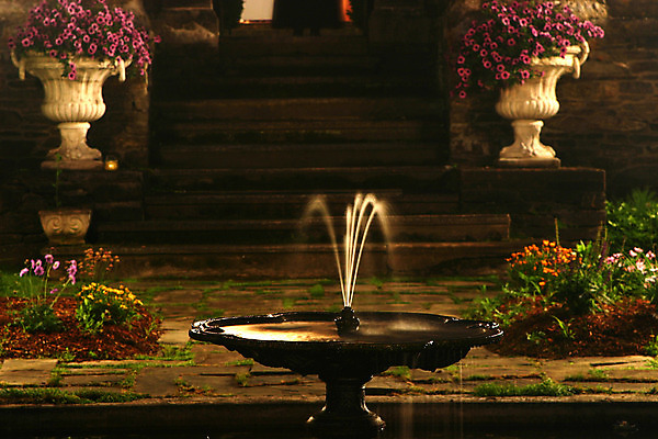 포토 JPG 해외이미지 공원 꽃 음료 결혼 이동 건축양식 모션 전등 이벤트 사람없음 야외 물 빛 반사 여행객 계단 정원 목욕 활발 젖음 흐름 액체 떨어짐 매끈함 야간 시원함 받침대 분수 슛 부드러움 분무기 단계 블러 해외202004 해외포토 자연요소 식물 공공시설 건축 컨셉 조명 사람 청결 감각 파일형식 이미지허브