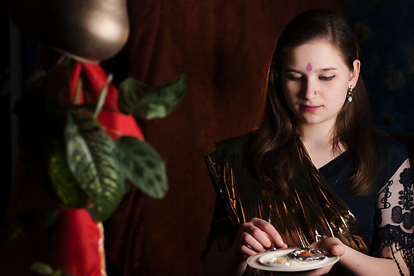 포토 JPG 해외이미지 전통 여자 아시아 문화 휴가 새로움 한명 10대 화환 기도 시골 의식 영혼 신성 동쪽 숭배 힌두교 해외202004 해외포토 1 꽃 나라 종교 컨셉 청소년 사람 방향 파일형식 이미지허브