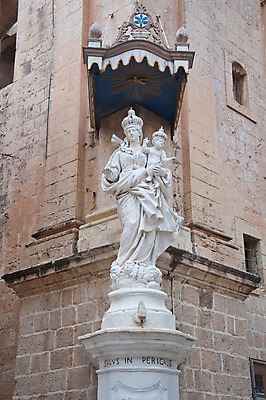 포토 JPG 해외이미지 유럽 문화 도로 벽 섬 여행 건축양식 창문 휴가 거리 주택 사람없음 건물 도시풍경 조각상 숫자 교회 사막 바위 등불 도시 중세 역사 모서리 지중해 복고 좁은 장면 마리아 타운 몰타섬 수녀원 옛날 해외202004 해외포토 문자 건축물 건축 나라 종교 길 바다 교통시설 조명 풍경 조형물 몰타 파일형식 이미지허브