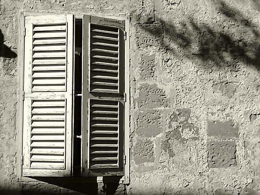 포토 JPG 해외이미지 여행 창문 추상 휴가 거리 그림자 사람없음 빛 마을 수확 골동품 시골 중세 무서움 지중해 묘사 부식 복고 타운 몰타섬 비잔틴 석회암 시각장애인 옛날 해외202004 해외포토 감정 바다 섬 무늬 농업 암석 도시 역사 장애인 몰타 제국 파일형식 이미지허브