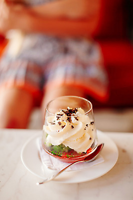 포토 JPG 해외이미지 열매 음식 분홍색 백그라운드 과일 재료 유리 딸기 디저트 치즈 건강 사람없음 장식 컵 빨간색 케이크 식사 사막 추위 소용돌이 흰색 신선 달콤 맛 상품 먹기 크림 싱글 부드러움 점심식사 바닐라 커스터드 크림치즈 해외202004 해외포토 식물 식기 컬러 컨셉 모션 재질 유제품 회오리 감각 파일형식 이미지허브