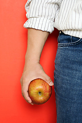 포토 JPG 해외이미지 라이프스타일 남자 음식 다이어트 과일 건강 사람 사람없음 기댐 잡기 달콤 맛 사과 먹기 해외202004 해외포토 컨셉 모션 생활 파일형식 이미지허브