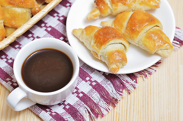 포토 JPG 해외이미지 접시 커피 음료 음식 빵 백그라운드 탁자 아침 디저트 주택 프레임 요리 사람없음 목재 컵 빛 갈색 바구니 초콜릿 꽃병 식사 카페 빵집 머그컵 껍질 흰색 신선 뜨거움 황금 달콤 아침식사 볼터치 컵받침 서비스 냅킨 카푸치노 에스프레소 프랑스어 점심식사 핸드메이드 많음 해외202004 해외포토 주간 나무 문자 식기 꽃 컬러 가구 컨셉 재료 건물 화장 상점 맛 받침대 파일형식 이미지허브