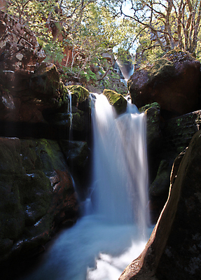 포토 JPG 해외이미지 나무 잎 모션 자연 풍경 사람없음 야외 목재 물 강 햇빛 환경 폭포 젖음 가을 바위 신선 개울 떨어짐 당구 내추럴 산악지대 스코틀랜드 해외202004 해외포토 자연요소 식물 계절 컨셉 재료 영국 산 태양 구기 돌_바위 생태계 파일형식 이미지허브