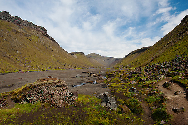 포토 JPG 해외이미지 자연 아이슬란드 풍경 사람없음 야외 골짜기 힘 바위 황무지 균열 빙하 화산 마법 내추럴 웅장함 지진 지질학 힘찬 해외202004 해외포토 교육 유럽 컨셉 모션 산 돌_바위 자연재해 생태계 파일형식 이미지허브