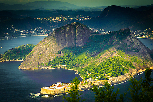 포토 JPG 해외이미지 바다 자연 산 풍경 사람없음 야외 가로 물 관광지 하이앵글 컬러풀 평화 고요 남아메리카 라틴아메리카 언덕 브라질 리우데자네이루 산맥 해외202004 해외포토 자연요소 뷰포인트 컬러 여행 컨셉 아메리카 생태계 파일형식 이미지허브