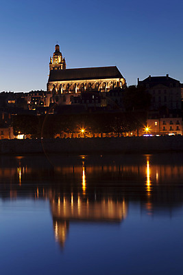 포토 JPG 해외이미지 건축양식 풍경 사람없음 야외 빛 강 마을 프랑스 도시 성 야간 파리_프랑스 해외202004 해외포토 자연요소 건축물 건축 유럽 파일형식 이미지허브